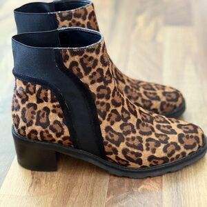 Leopard Print Ankle Boots size 7.5 Block heels casual ankle boots